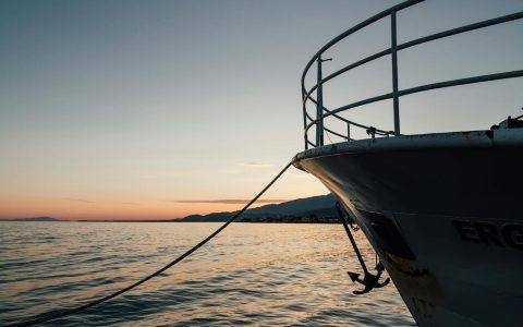 Entre a âncora e o mar